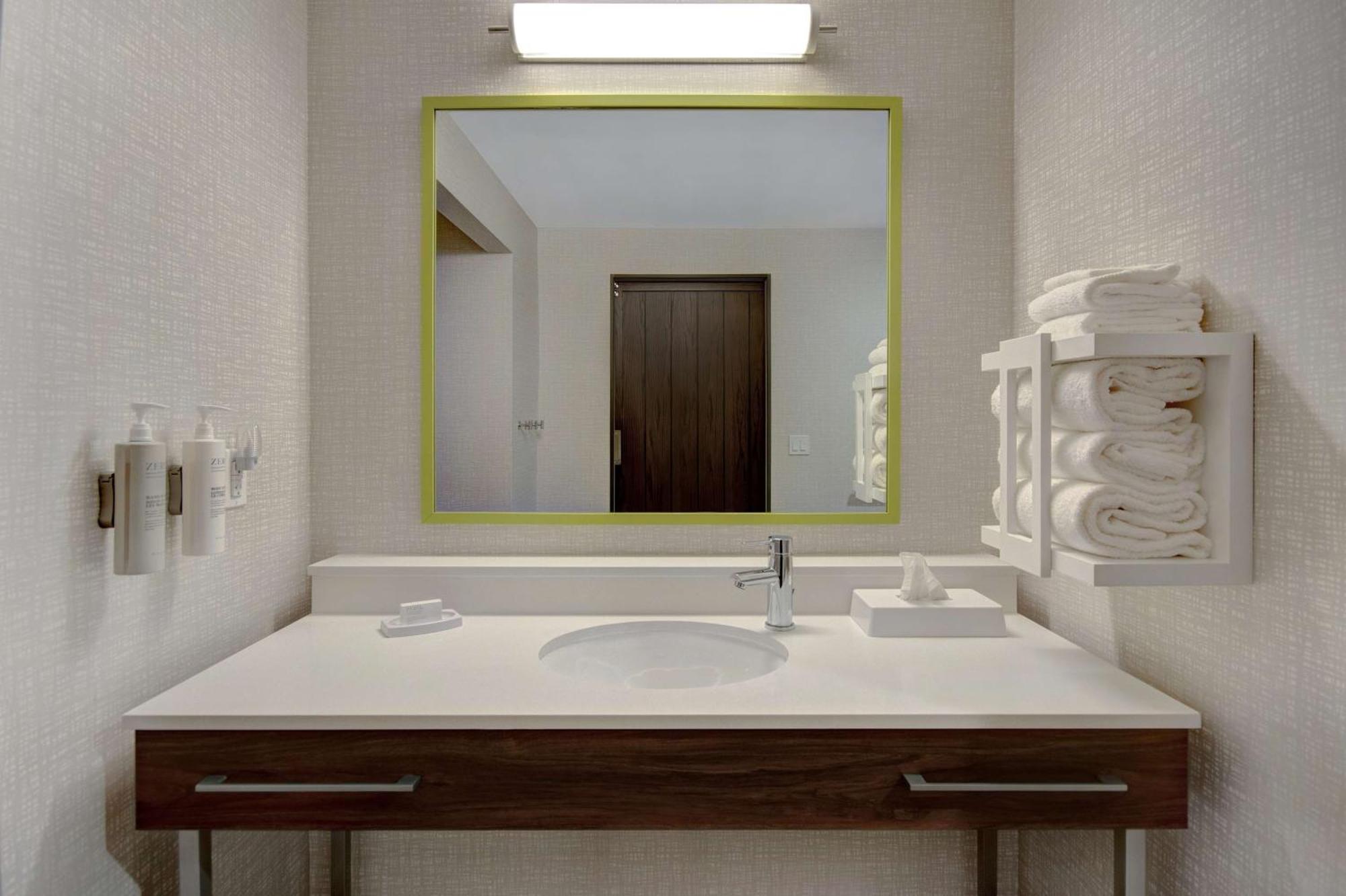 Hampton & By Hilton Rancho Cucamonga