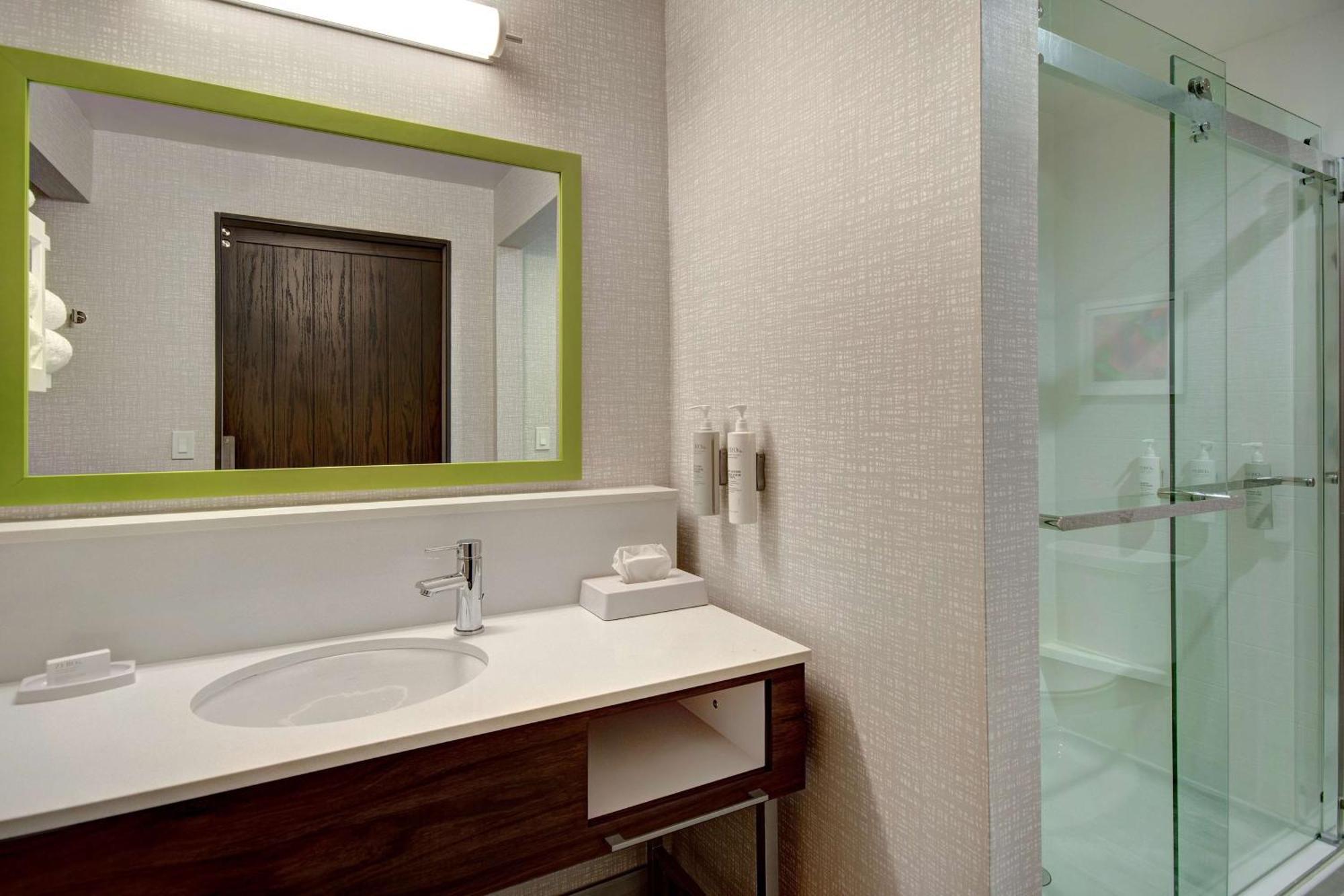 Hotel Hampton & By Hilton