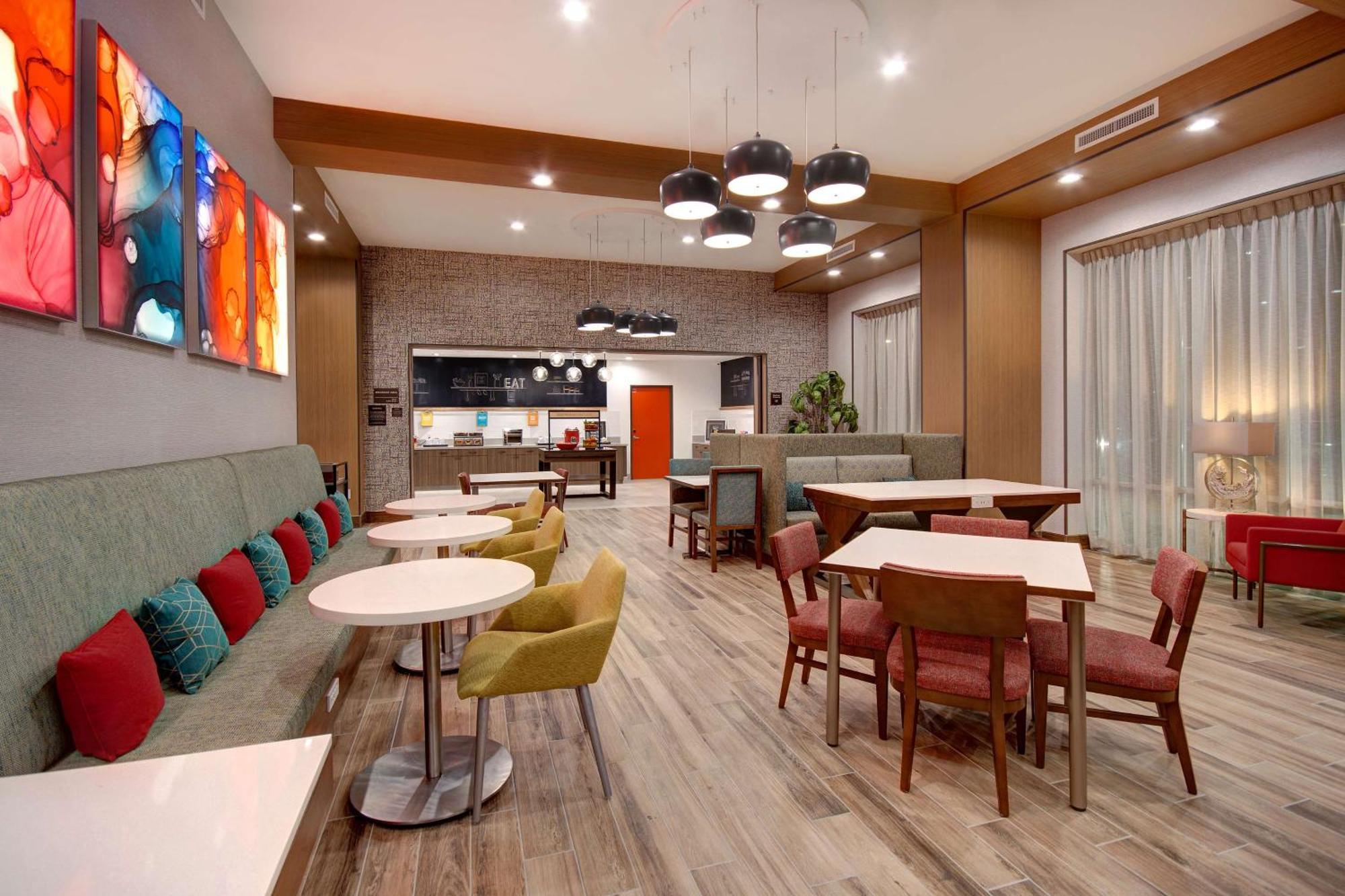 Hampton & By Hilton Hotel