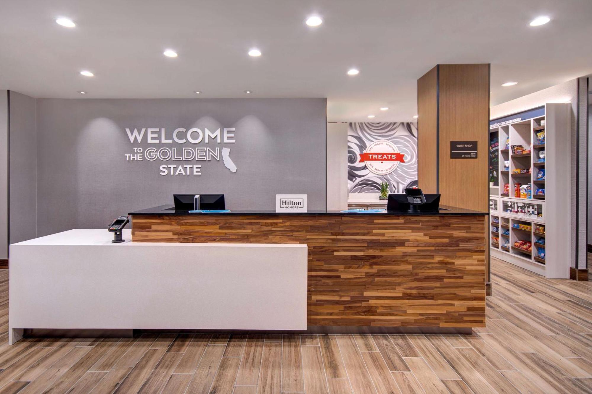 Hampton & By Hilton Hotel 3*